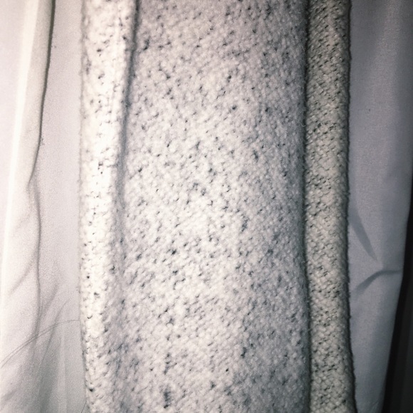 Grey and White Fall Overcoat w/ Belt - Picture 6 of 6